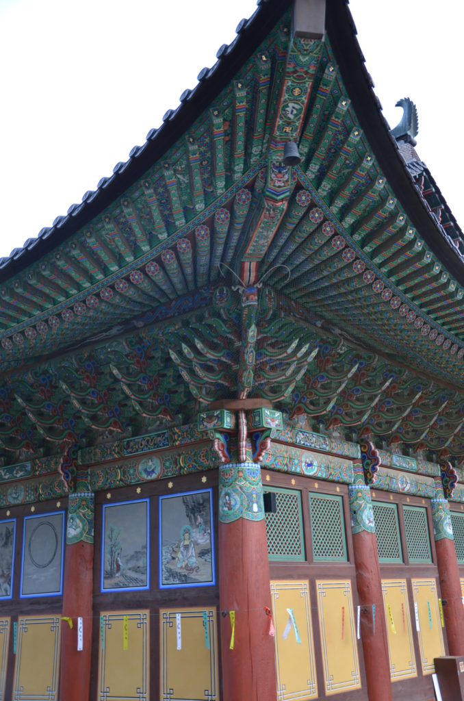 stay at a buddhist temple in korea