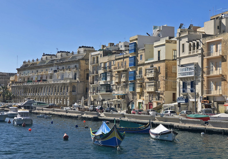 Birgu shore