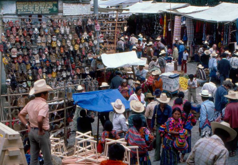 The Chichi market primarily serves locals who come from throughout the El Quiché department of Guatemala to buy and sell products. There are merchants whose handicrafts target tourists, but for the most part, vendors sell fruit and vegetables, medicinal plants, candles, incense, grindstones and other tools to locals.