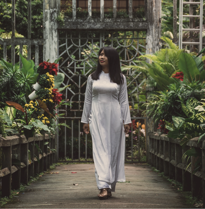 woman in ao dai