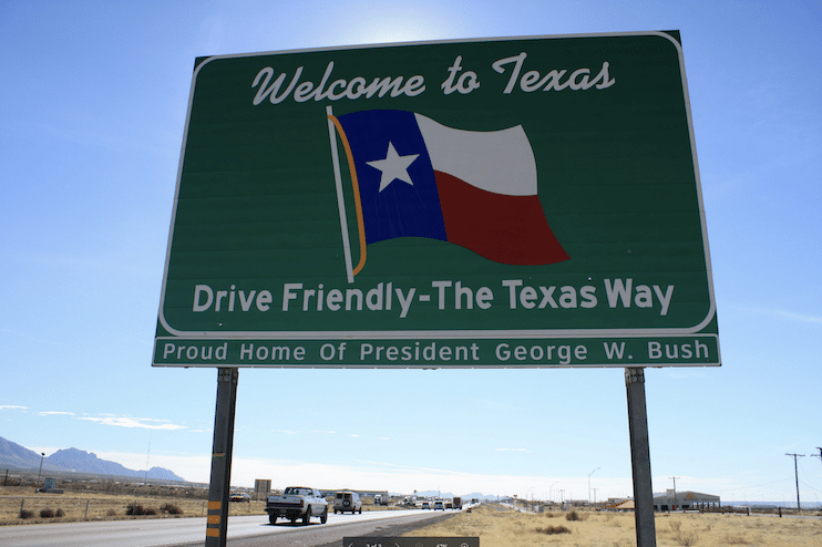 Welcome to Texas roadsign on Highway 40
