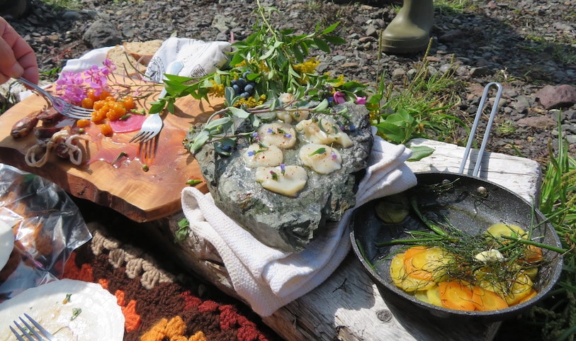 A foraged lunch