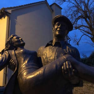 Statue of John Wayne and Maureen O'Hara in Cong