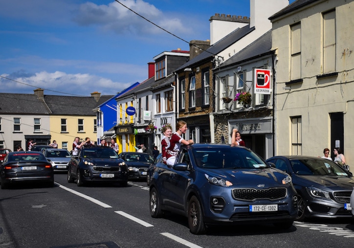 Lahinch. rival football team celebrates