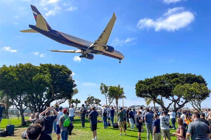 LAX Plane Spotters