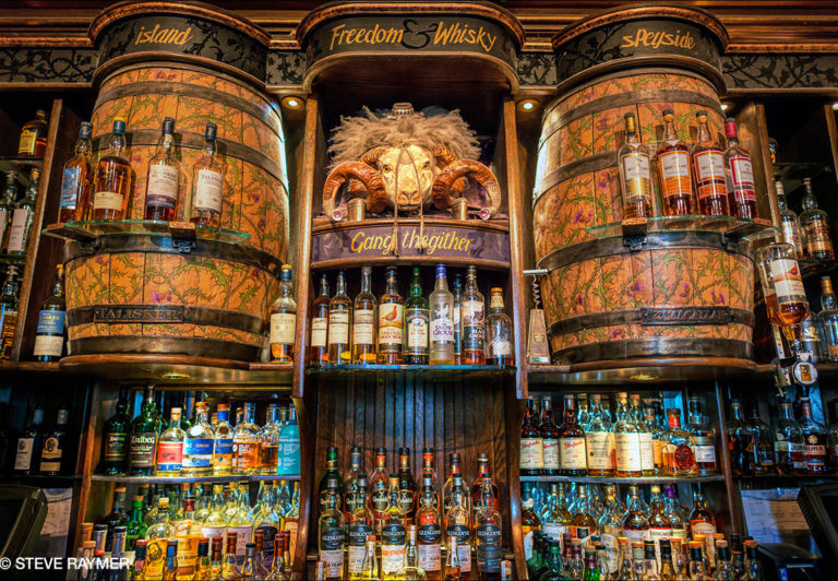 Pub-Wall-Alcholo-Display-with-Ram-Skull