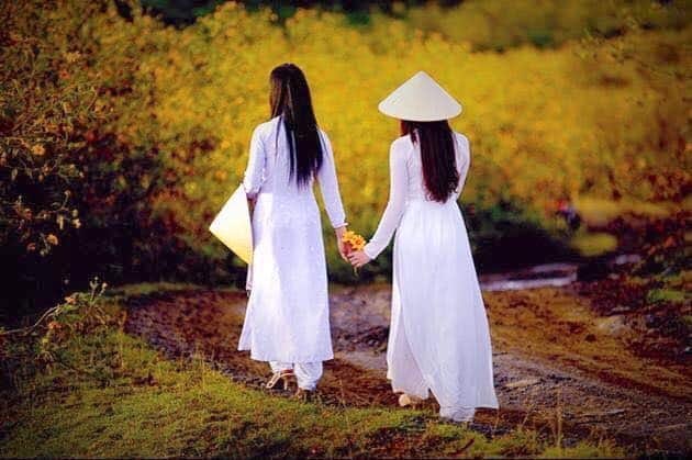 Girls in ao dai