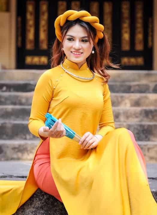 Vietnamese woman in ao dai