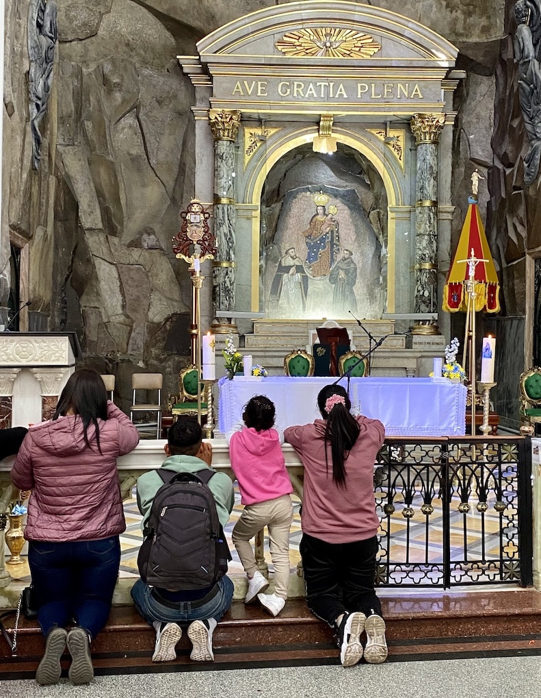 Las Lajas shrine