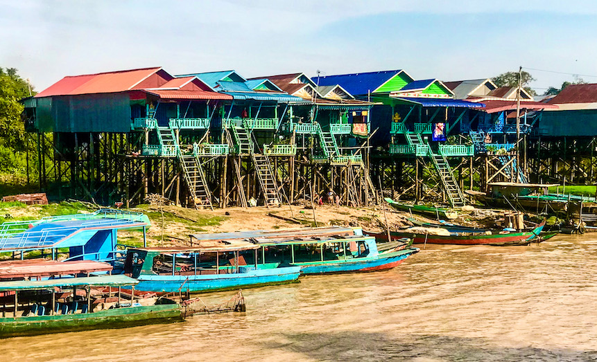 Stilted village of Kampong Phluc sits astride the Sien Reap River that flows into the Tonlé Sap.