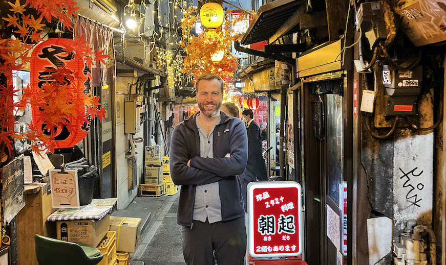 Improv Ambassador Byron Kennerly on Omoide Yokocho, a street near the Shinjuku railway station restored to resemble the way it looked during the Shōwa era.