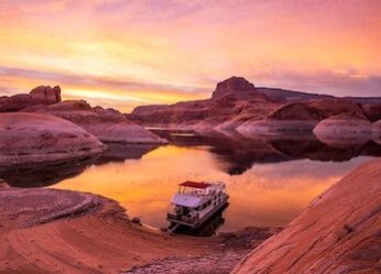 lake-powell-resorts-and-marinas-photo
