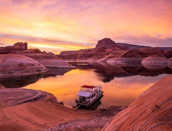 lake-powell-resorts-and-marinas-photo