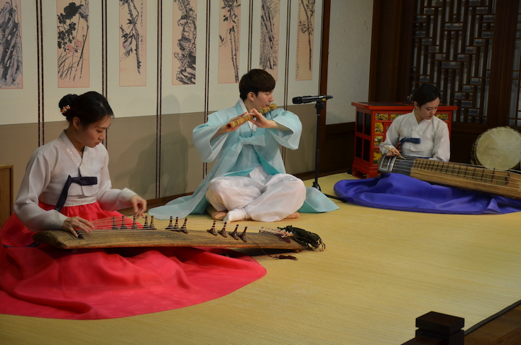 Musicians play throughout the day in South Korea's Incheon Airport, spend time in airports