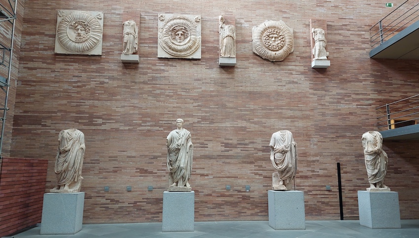 Roman ruins line the walls in Mérida’s world-class National Museum of Roman Art. 