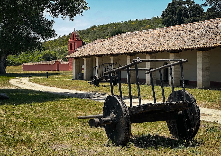 The original Camino Real used by Spanish friar Junipero Serra to connect his chain of nine missions runs directly past the front entrance to Mission La Pirísima.