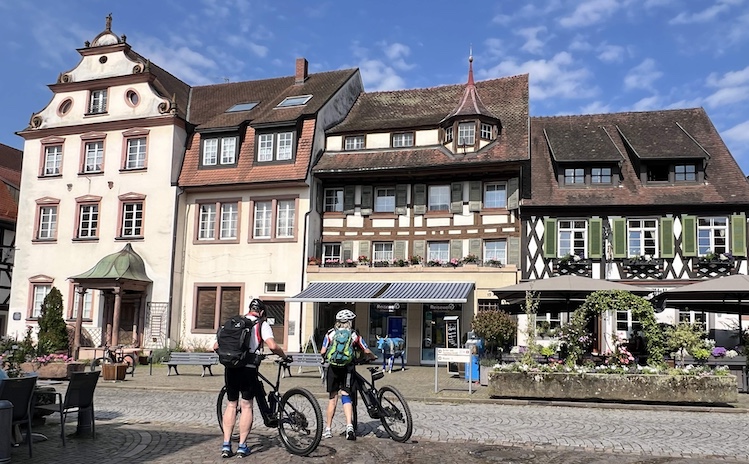 The Baden Wine Route, Baden Wine Cycle Path, and German Half-Timbered House Road all pass through Gengenbach.