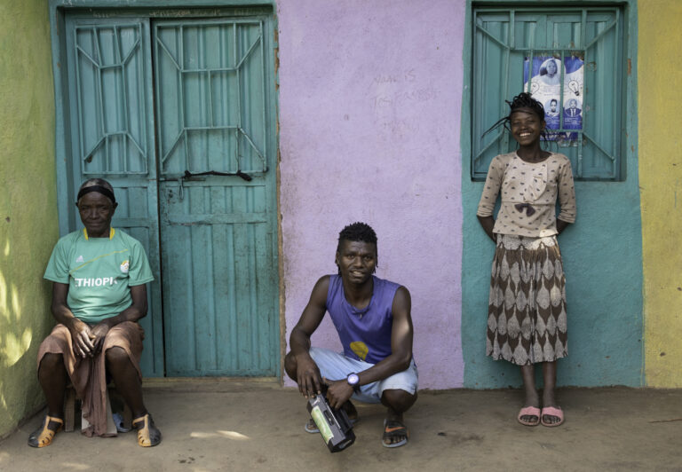 The Ari are the largest ethnic group in the Omo Valley, with a population of approximately 120,000 people. They are predominantly agriculturalists living in permanent villages, not far from the town of Jinka.