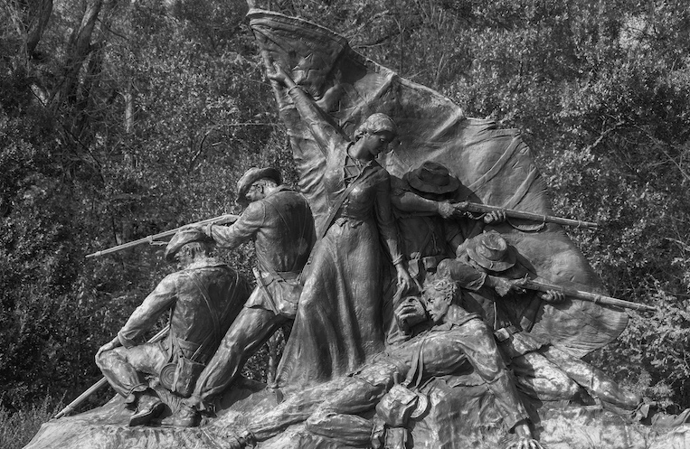 Statue honoring the Confederacy inside the Vicksburg National Military Park