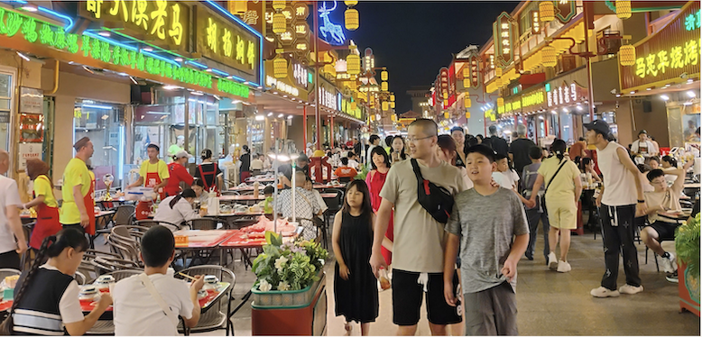 Danhung's lively night market street