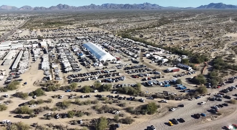 Hundreds of thousands attend Quartzsite’s free gem shows every winter