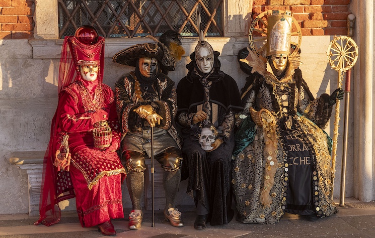 This foursome is resting beside the Doge’s Palace, soaking up the rising sun while being photographed by hundreds of image-hungry shooters.