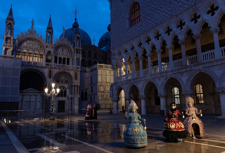 Arrive 30 minutes before dawn in St. Mark’s Square and you will see the costumed lads and ladies gathering.