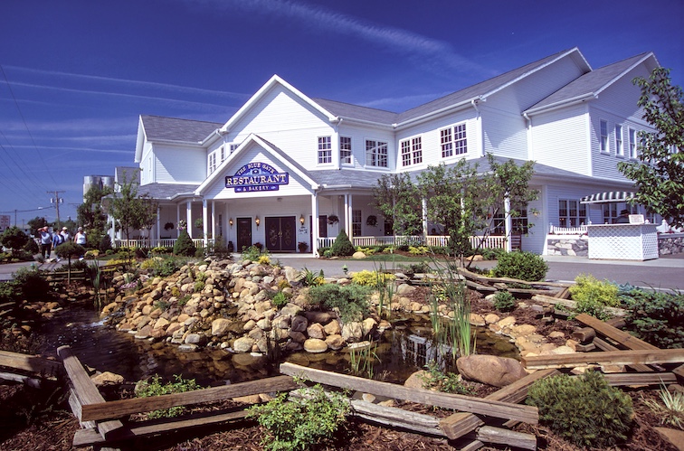 The Blue Gate Restaurant serves traditional Amish dishes like fried chicken and fruit pies. 